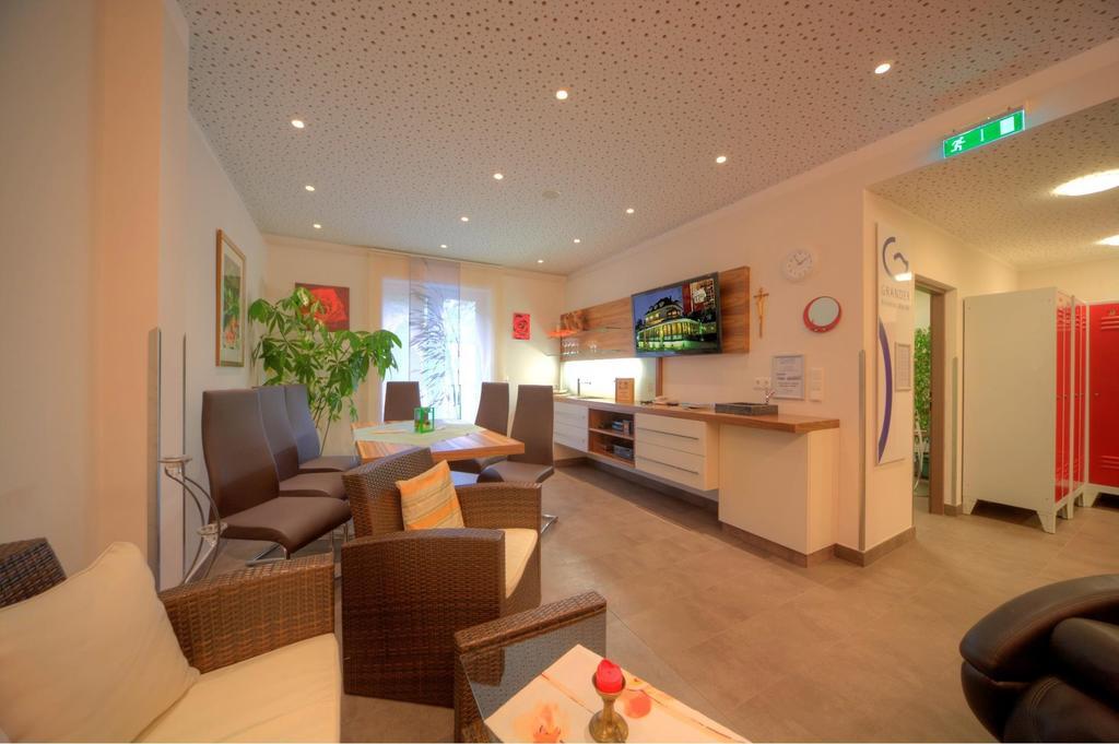 Parkhotel Neubauer Bad Sauerbrunn Exteriör bild